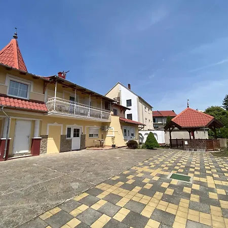 Karmen Apartmanhaz Apartment