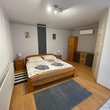 شقة Karmen Apartmanhaz Hévíz