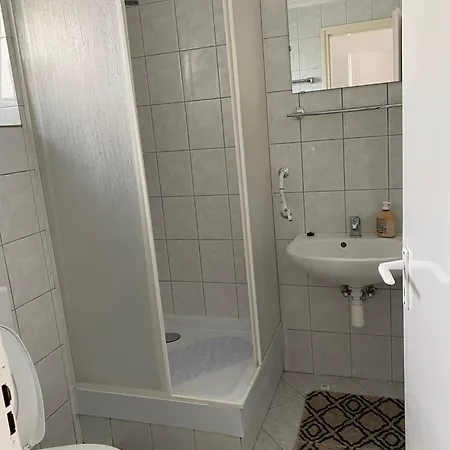 Karmen Apartmanhaz *