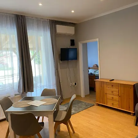Karmen Apartmanhaz شقة Hévíz