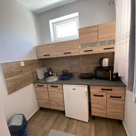 Karmen Apartmanhaz *